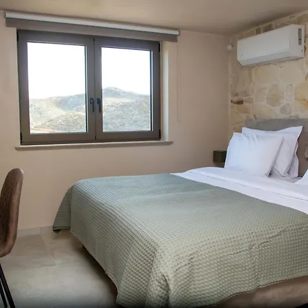 Luxurious Stone Holiday home *